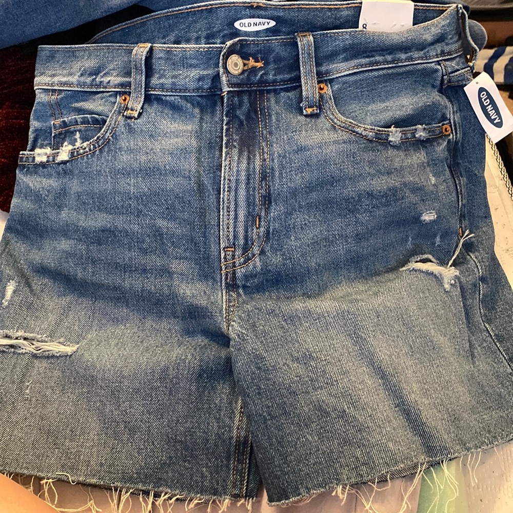 NWT old navy Size 8 shorts.